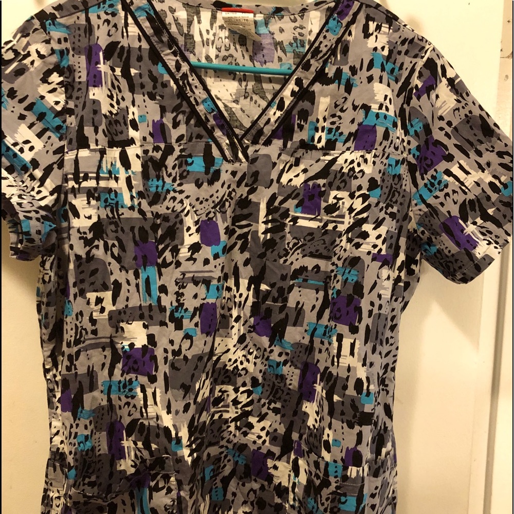 Scrub top